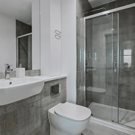 Khayat Homes - The Owelor - Two Bed London Exterior photo